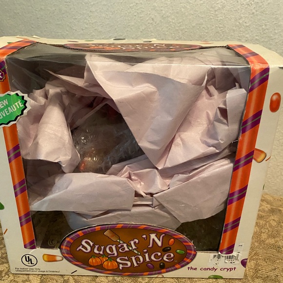 Sugar And Spice LEMAX Gingerbread Village Halloween The Candy Crypt RETIRED - Picture 10 of 12